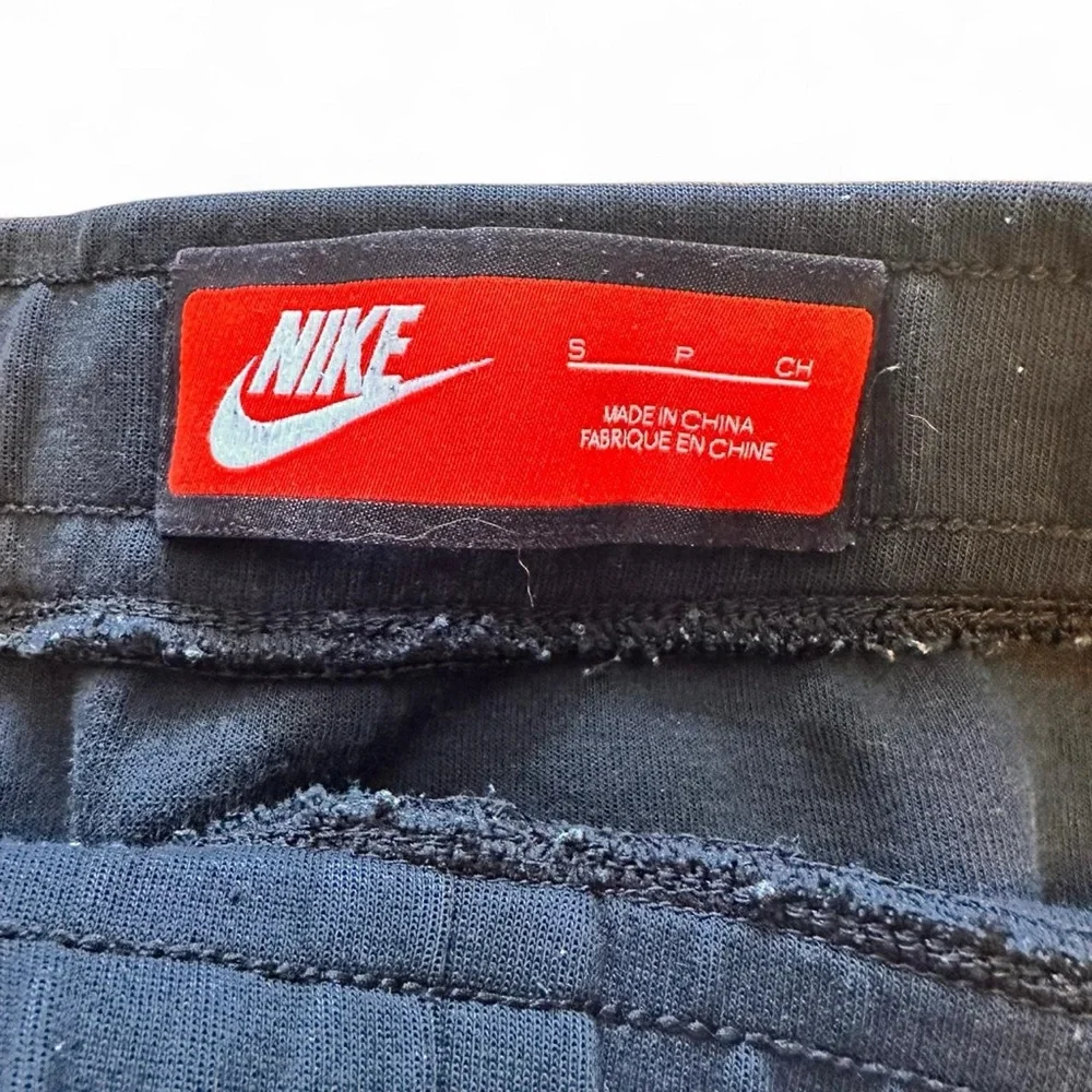 Nike Men’s Tech Fleece Black Jogger Pants‎ Size Small